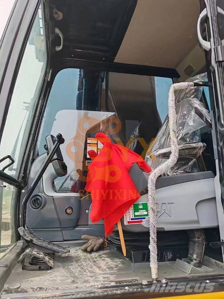 CAT 330 D L Pelle sur chenilles