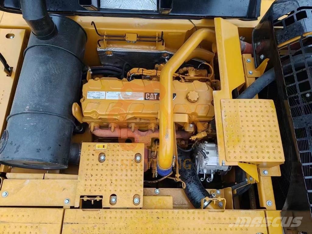 CAT 330 D L Pelle sur chenilles