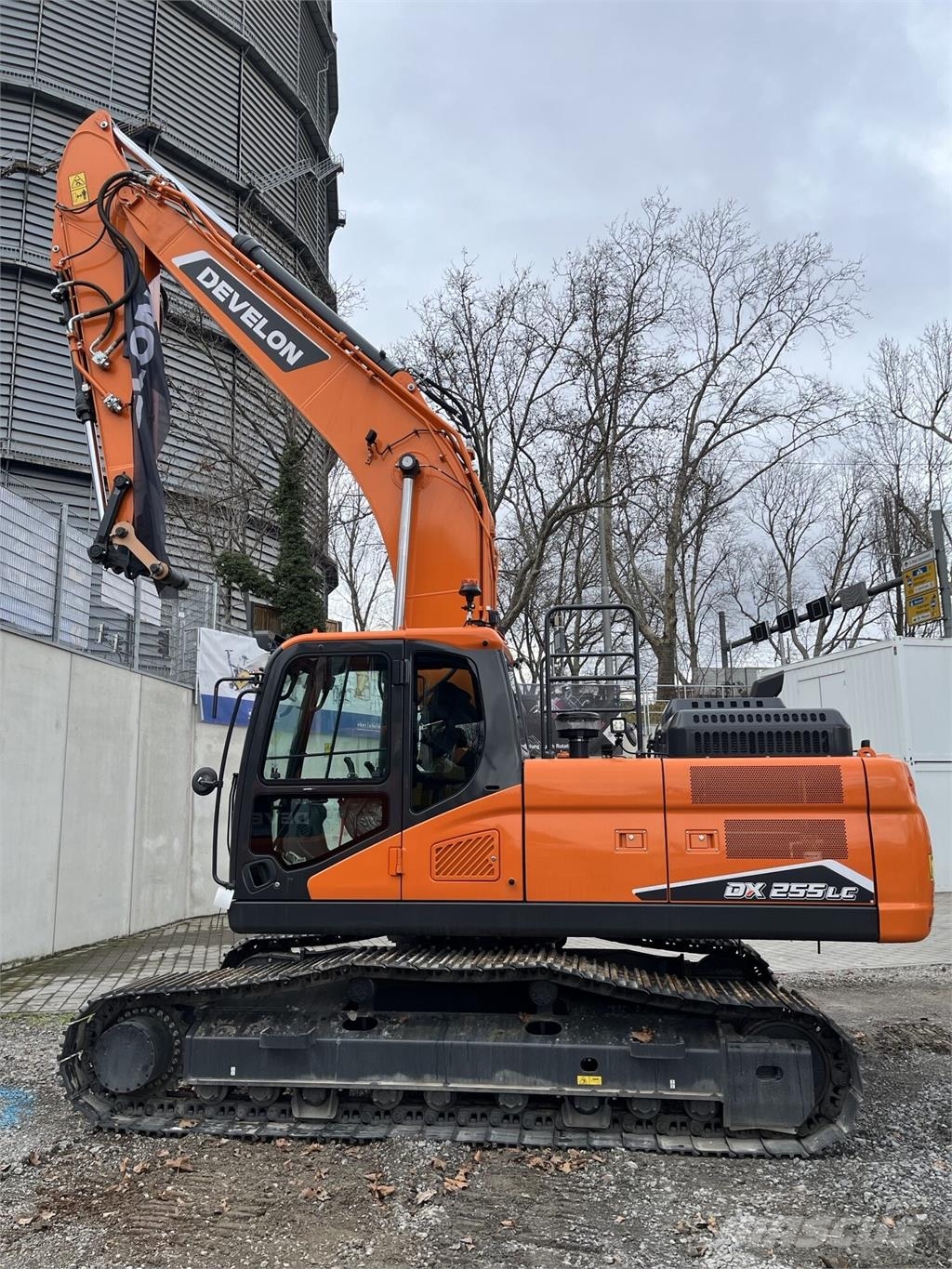 Develon DX255LC-7 Raupenbagger