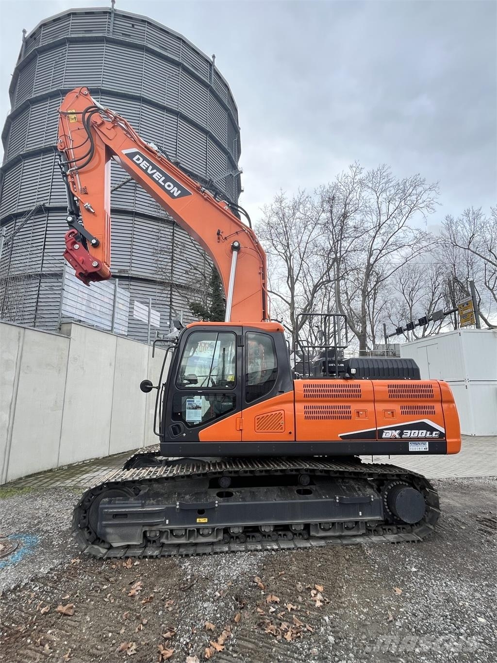 Develon DX300LC-7 Crawler excavators