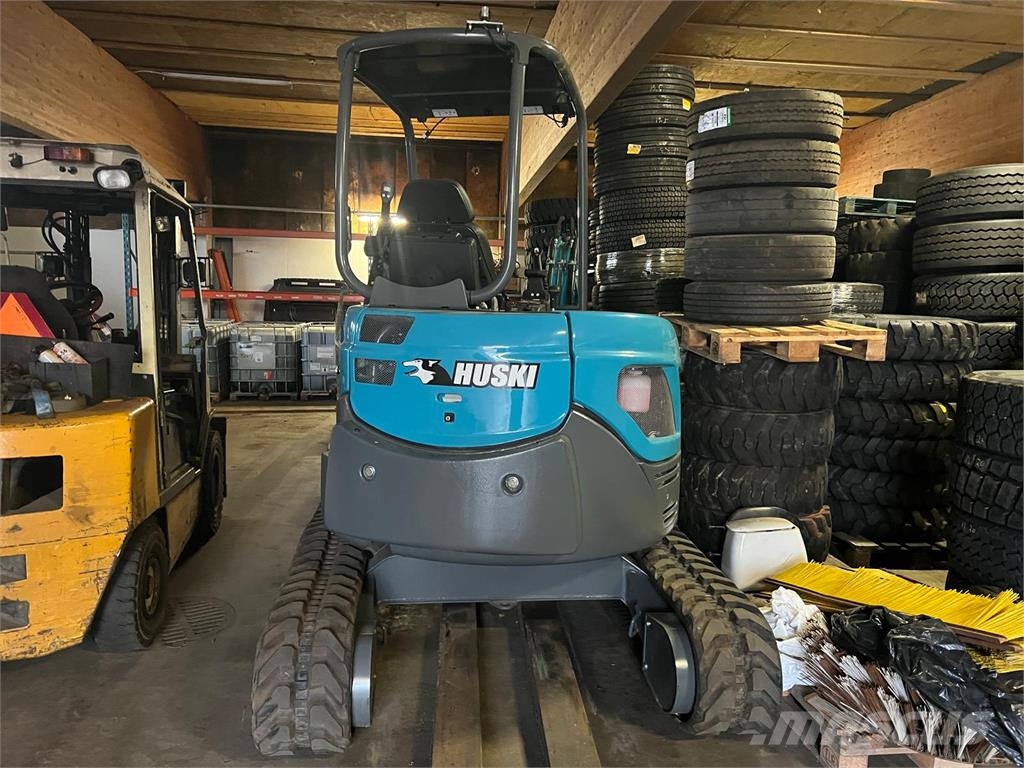 Toyota Huski M-38U Minigraafmachines < 7t