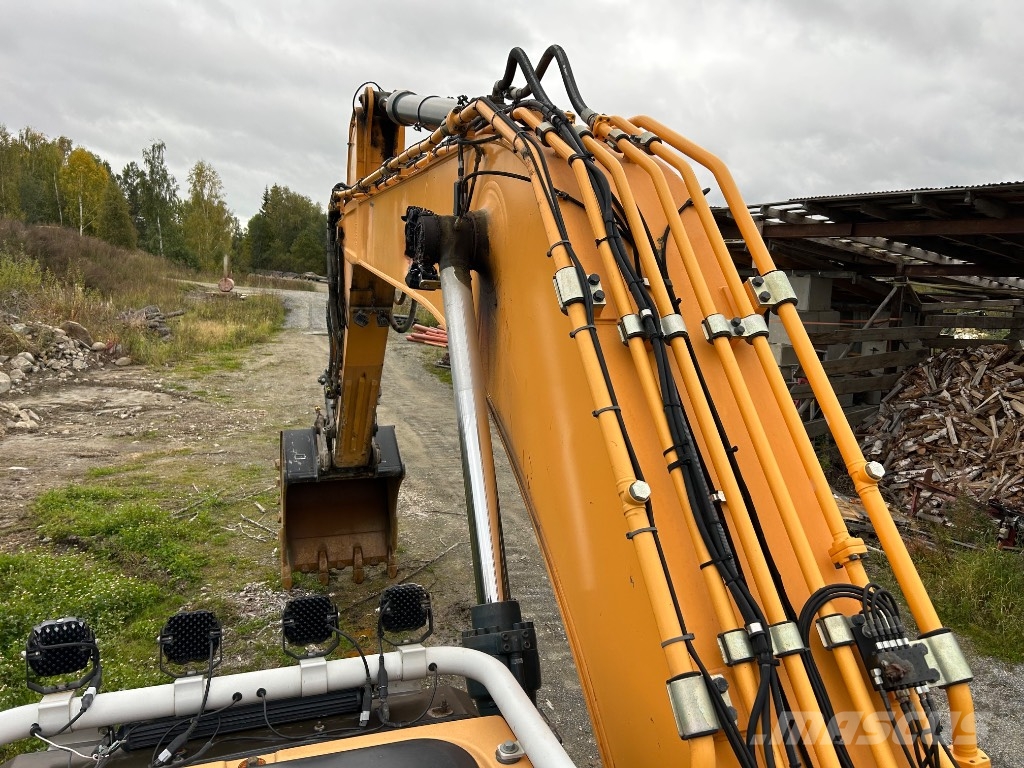 Hyundai HX 300 L Bandgrävare