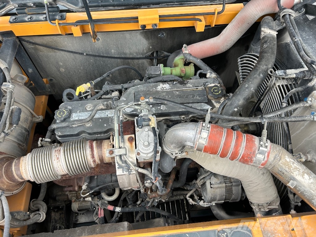 Hyundai HX 300 L Bandgrävare