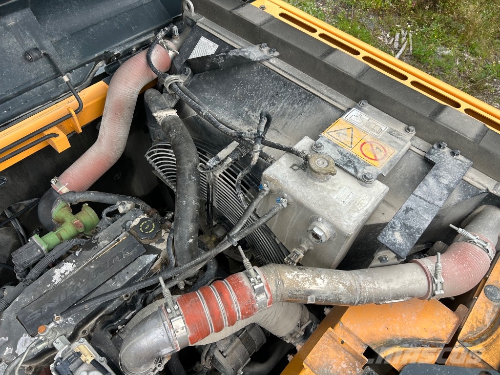 Hyundai HX 300 L Bandgrävare