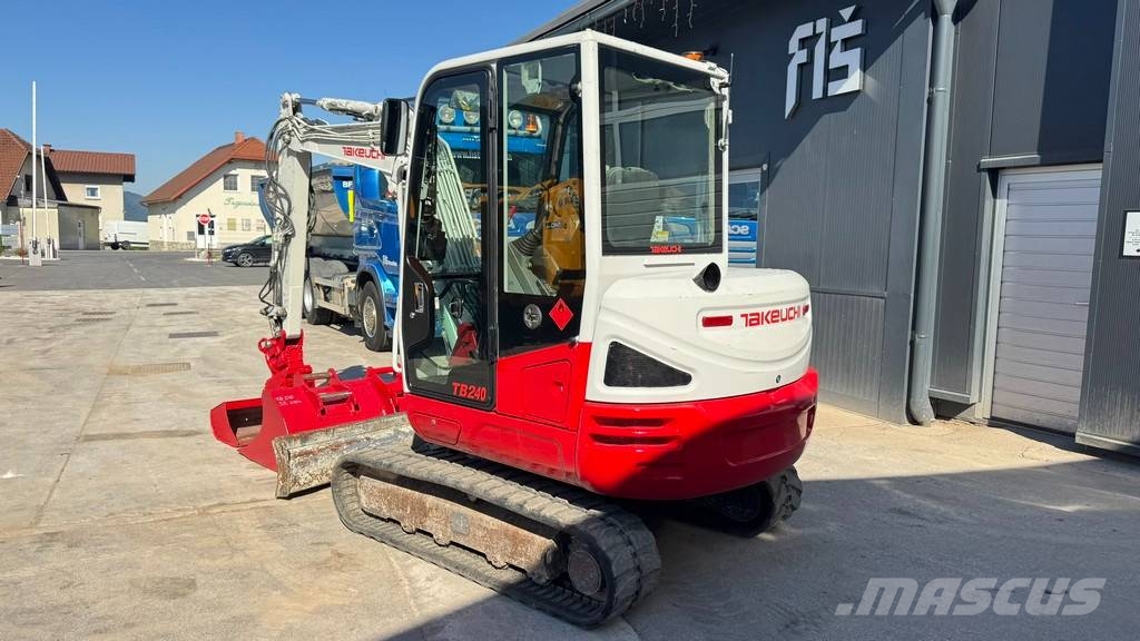 Takeuchi TB240 - POWERTILT - 3X BUCKETS - 2017 YEAR Mini excavators < 7t (Mini diggers)