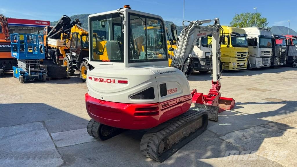 Takeuchi TB240 - POWERTILT - 3X BUCKETS - 2017 YEAR Mini excavators < 7t (Mini diggers)