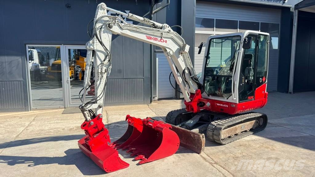 Takeuchi TB240 - POWERTILT - 3X BUCKETS - 2017 YEAR Mini excavators < 7t (Mini diggers)