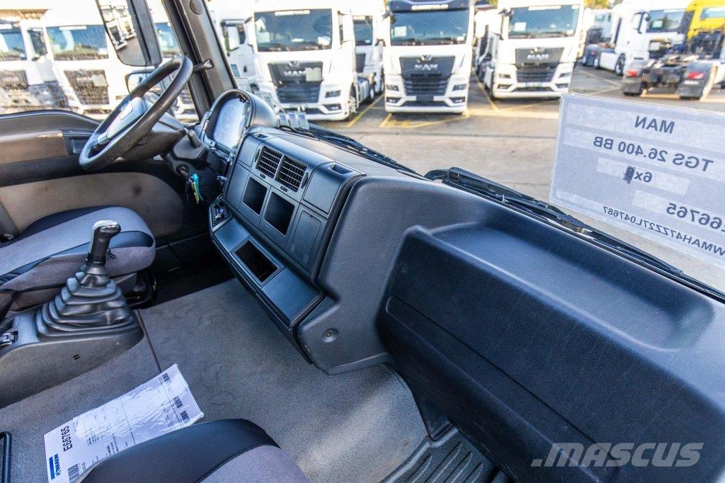 MAN TGS 26.400 BB + BV MANUEL Camion benne