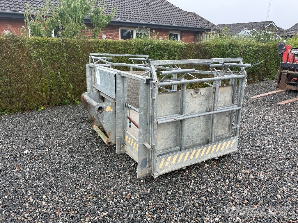 Manitou MT 1840 Teleskopiskie manipulatori