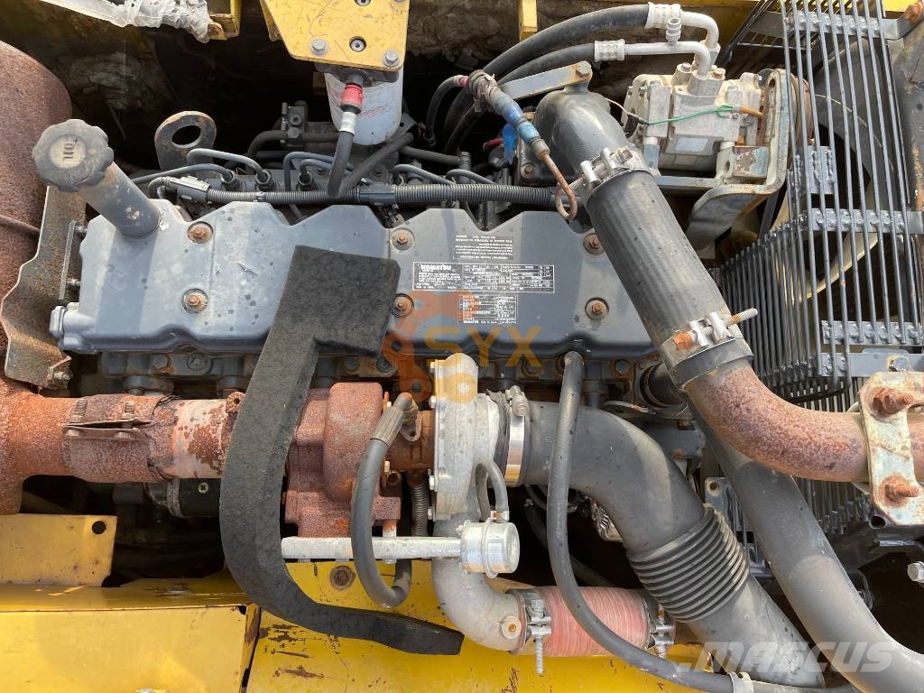 Komatsu PC 240 대형 굴삭기 29톤 이상