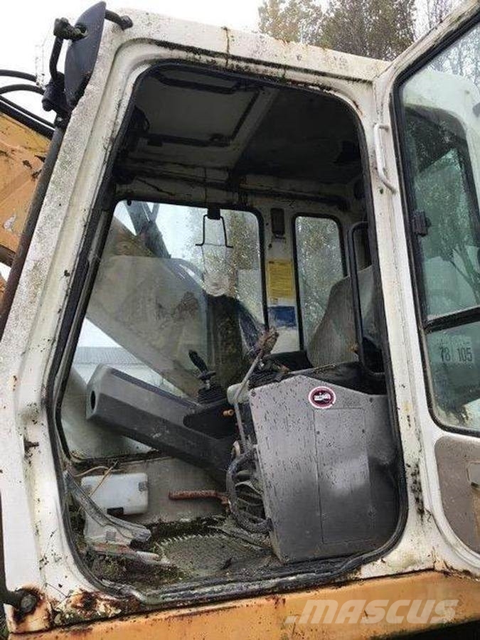Liebherr R912 Roomikekskavaatorid