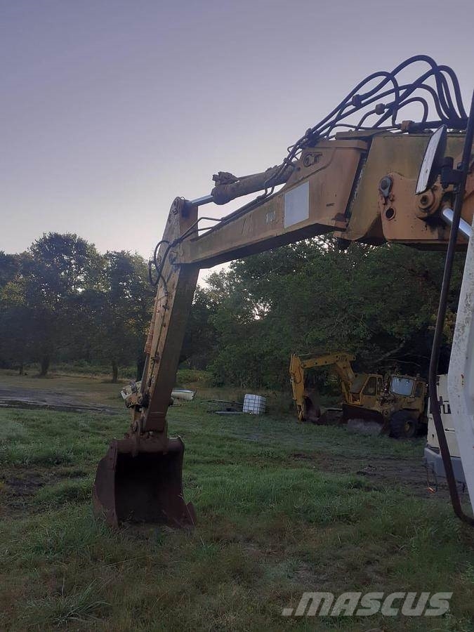 Liebherr R912 Roomikekskavaatorid