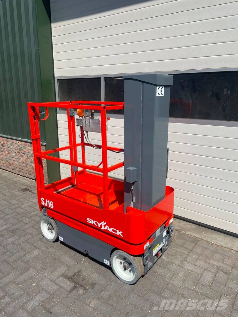 SkyJack SJ 16 Vertikālie pacēlāji