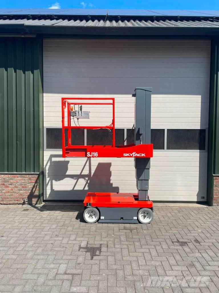 SkyJack SJ 16 Vertikālie pacēlāji