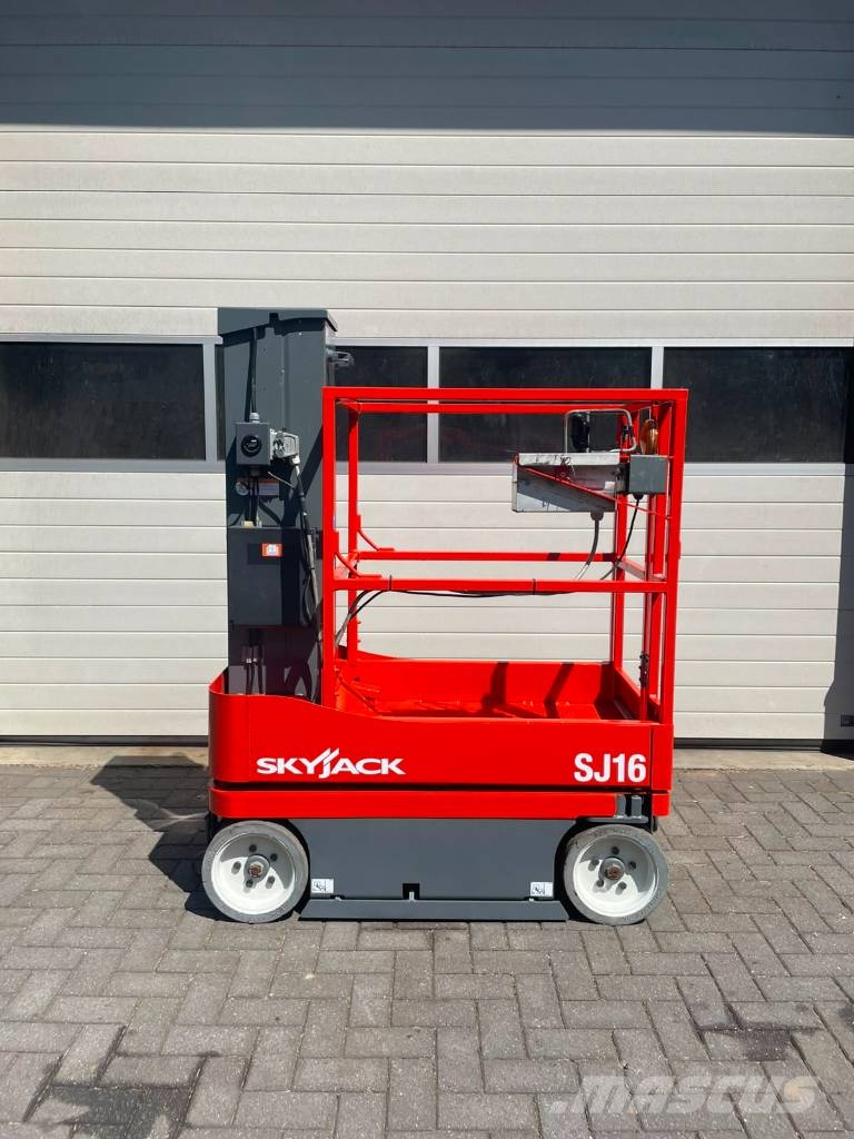 SkyJack SJ 16 Vertikālie pacēlāji