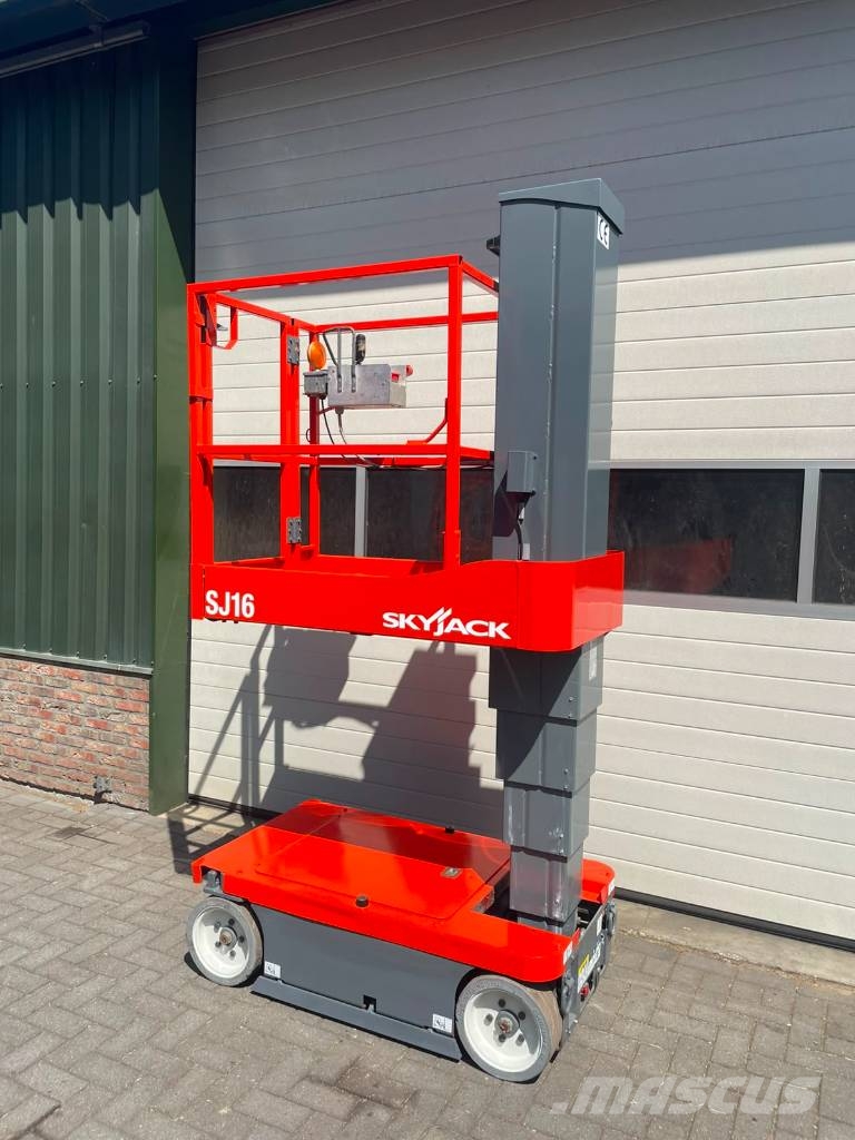 SkyJack SJ 16 Vertikālie pacēlāji