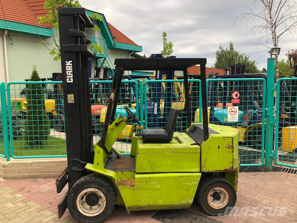Clark DPM25N V-3242 EO Dizelski viličari