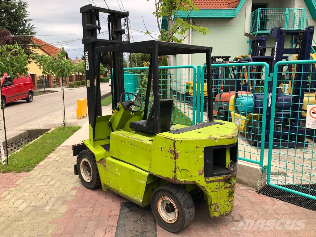 Clark DPM25N V-3242 EO Dizelski viličari