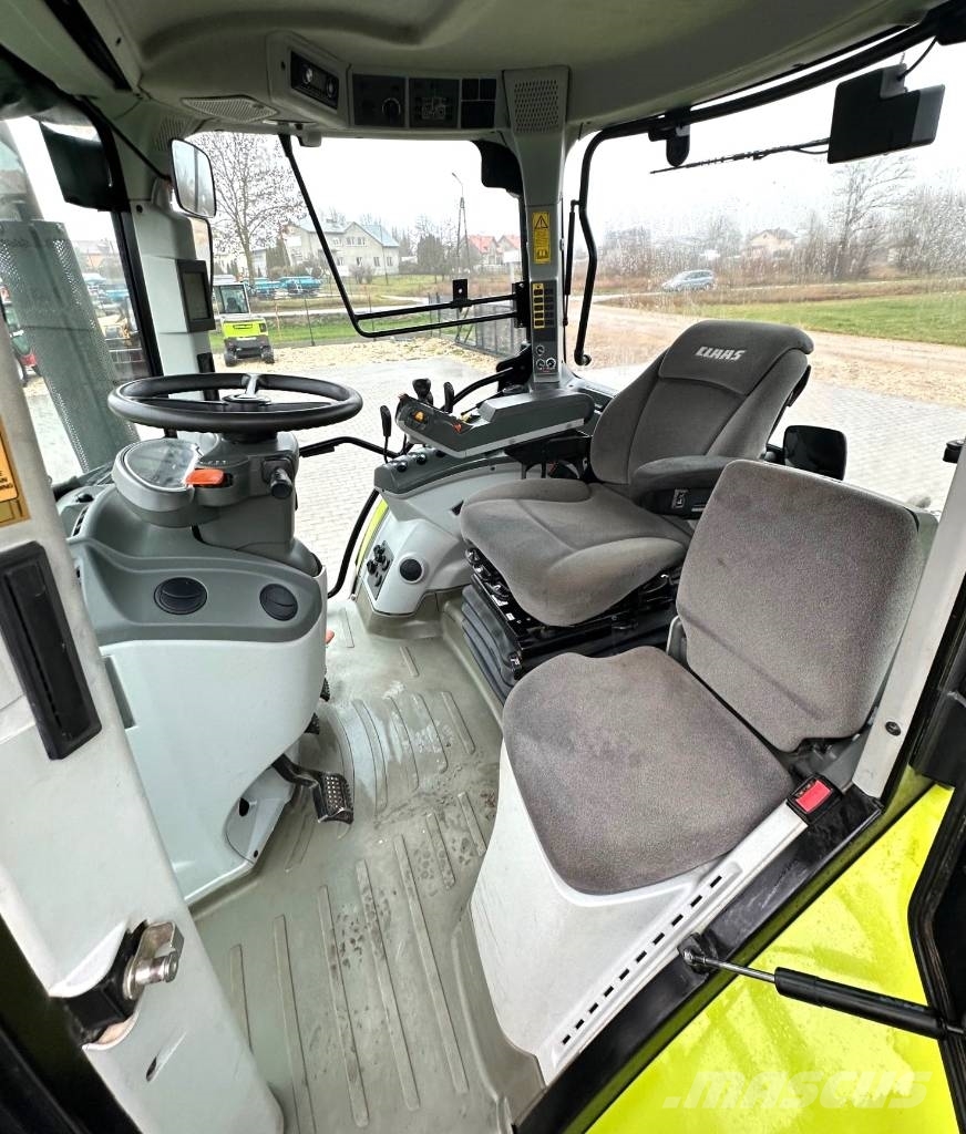 CLAAS Arion 550 Tractors