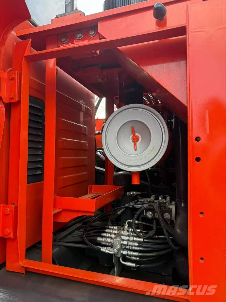 Doosan DX 225 Excavadoras sobre orugas