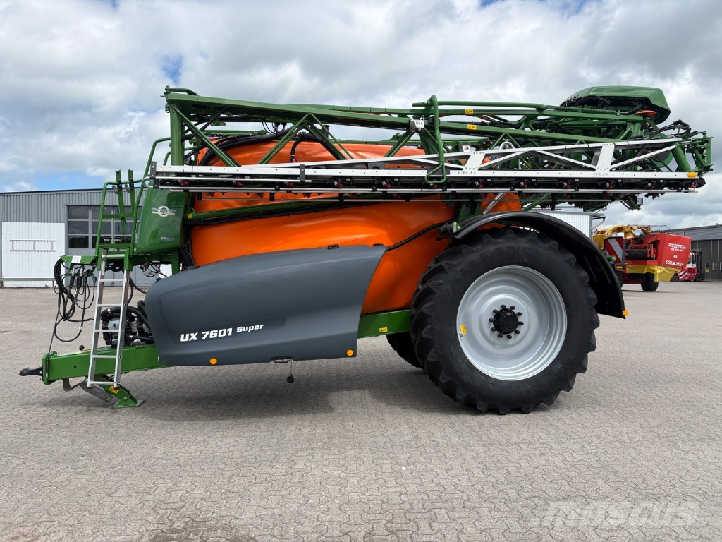 Amazone UX 7601 Super Anhängespritzen