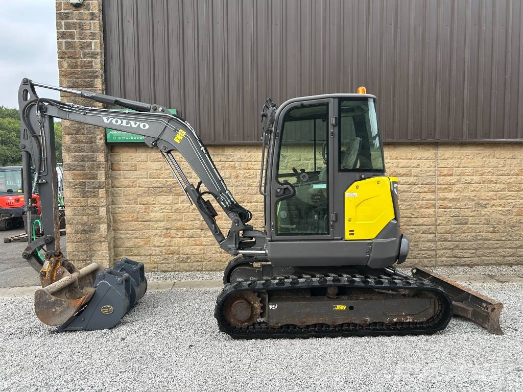 Volvo ECR50D 小型挖掘机