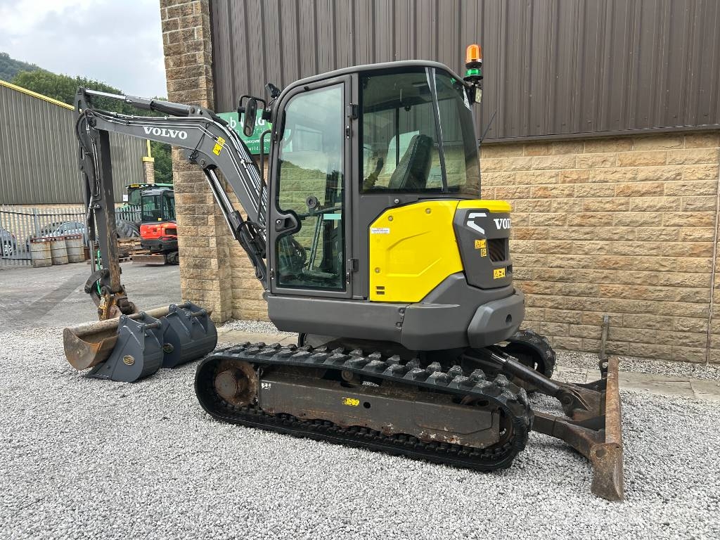 Volvo ECR50D 小型挖掘机