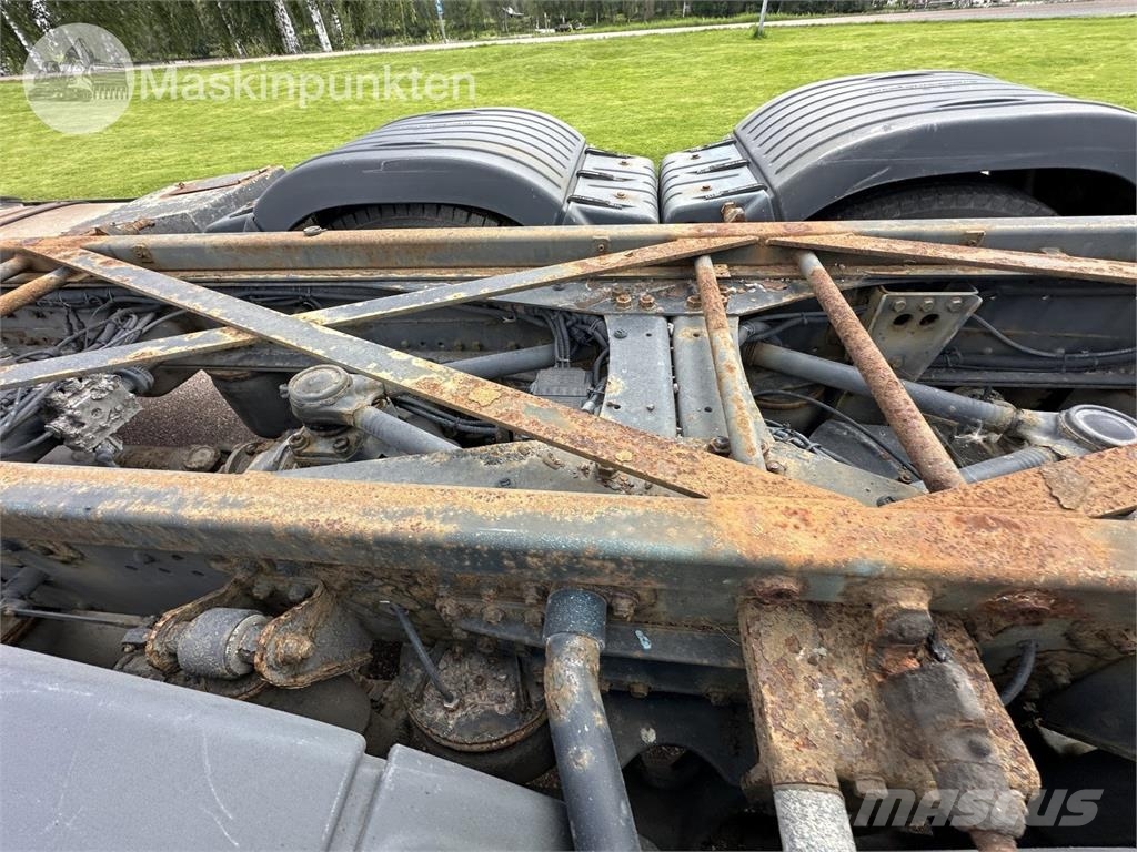 MAN 28.530 6X2-2 LL Chassis met cabine
