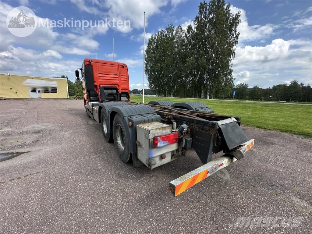 MAN 28.530 6X2-2 LL Chassis met cabine