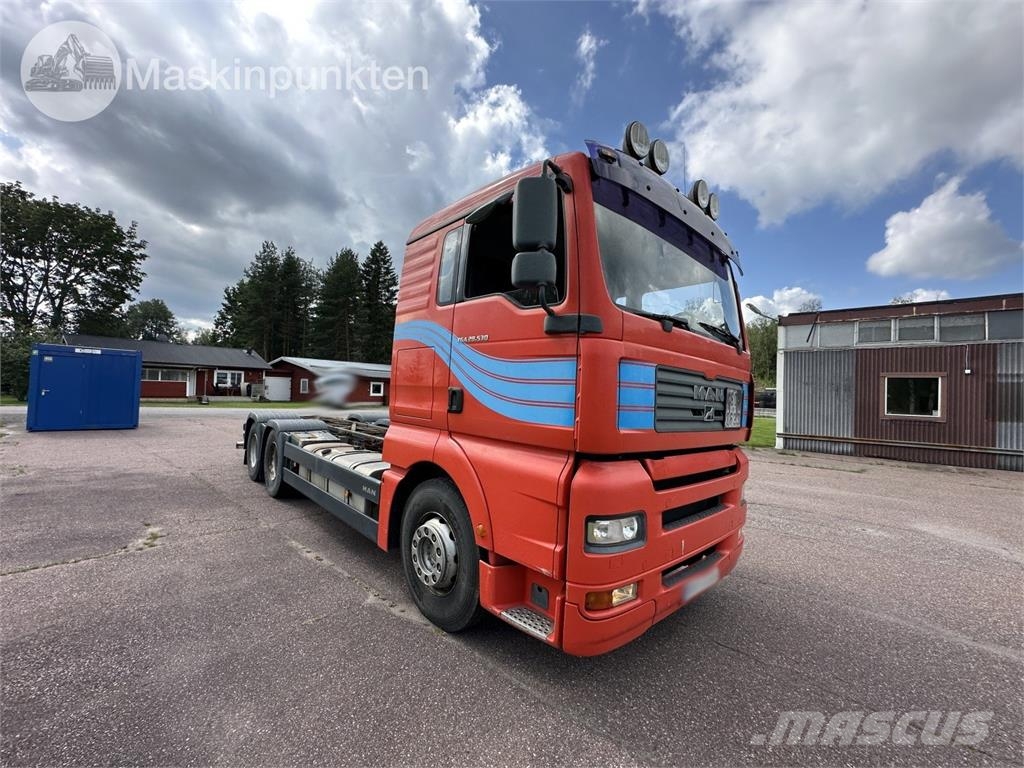 MAN 28.530 6X2-2 LL Chassis met cabine