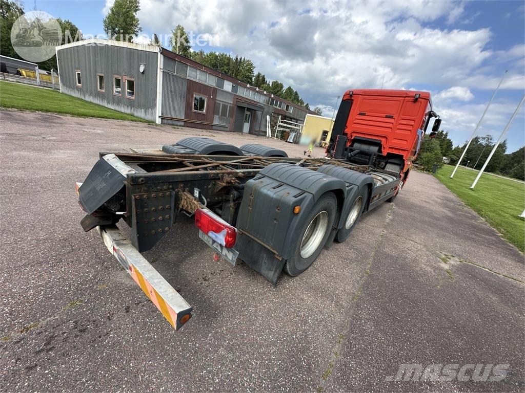 MAN 28.530 6X2-2 LL Chassis met cabine