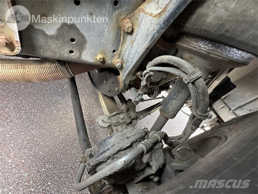 MAN 28.530 6X2-2 LL Chassis met cabine
