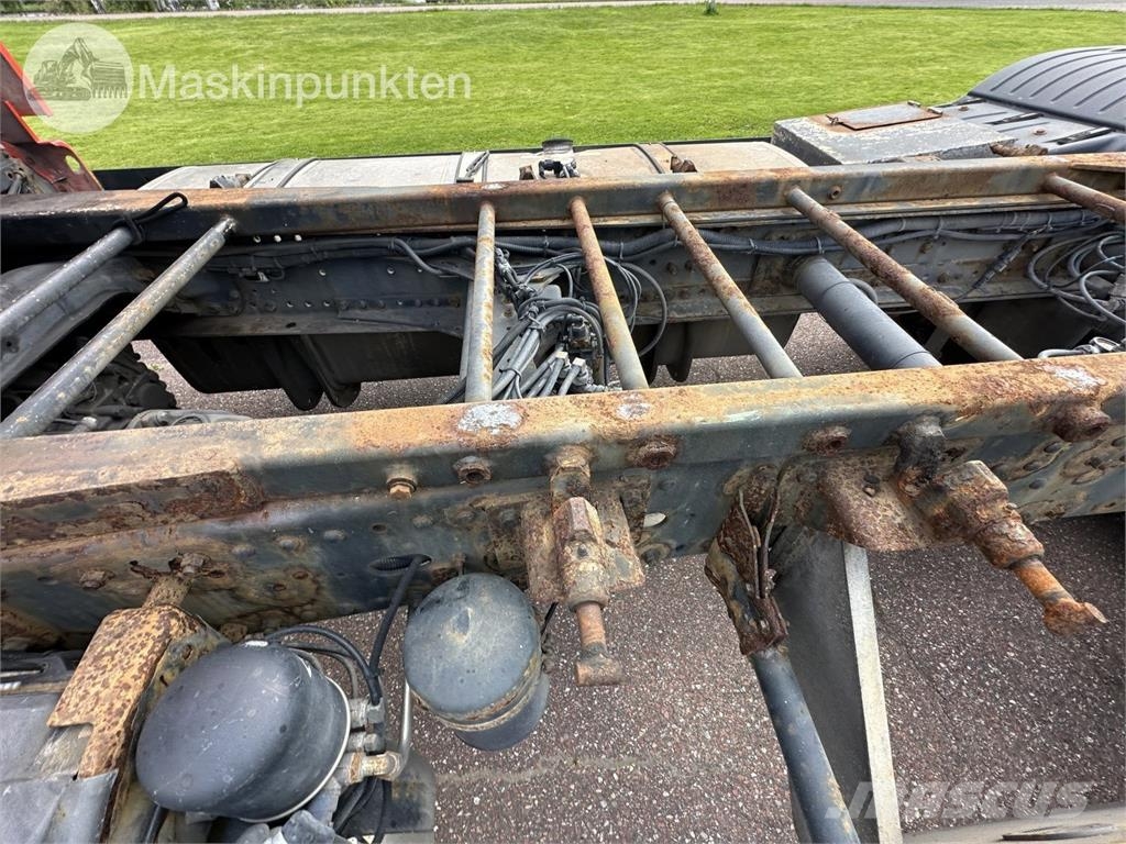 MAN 28.530 6X2-2 LL Chassis met cabine