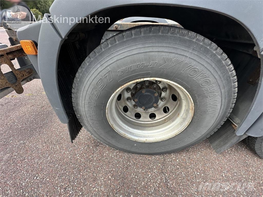 MAN 28.530 6X2-2 LL Chassis met cabine