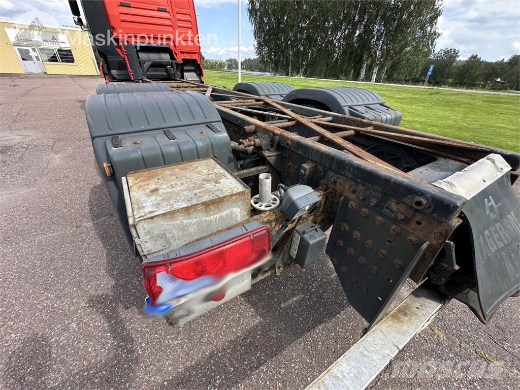 MAN 28.530 6X2-2 LL Chassis met cabine