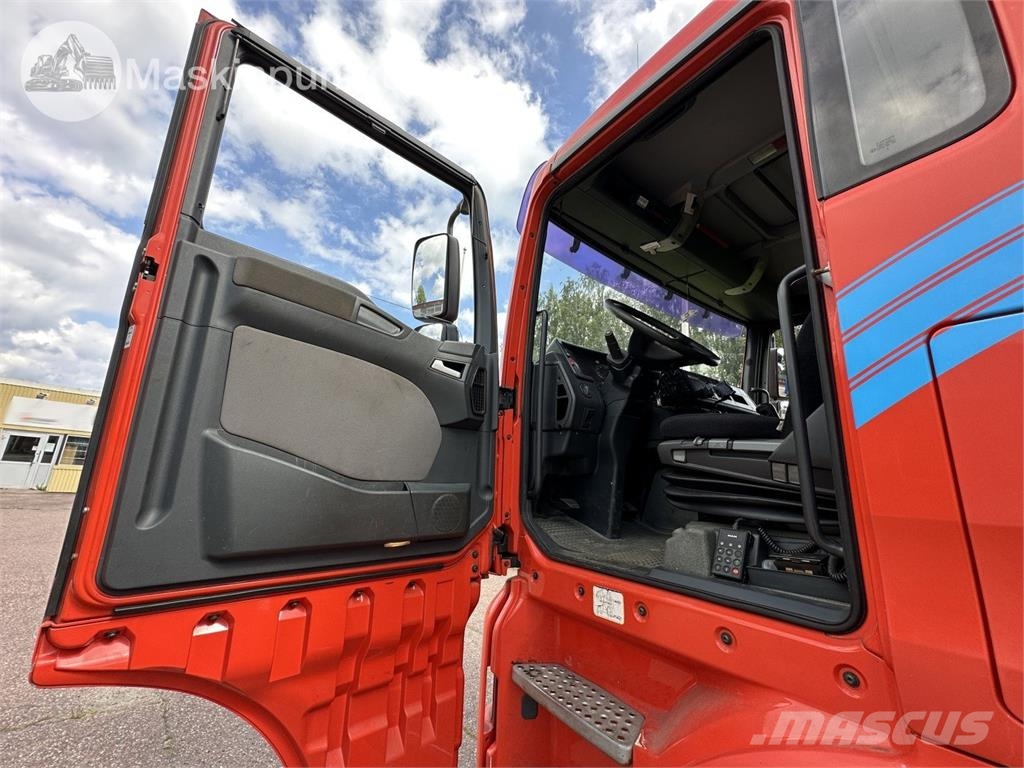 MAN 28.530 6X2-2 LL Chassis met cabine