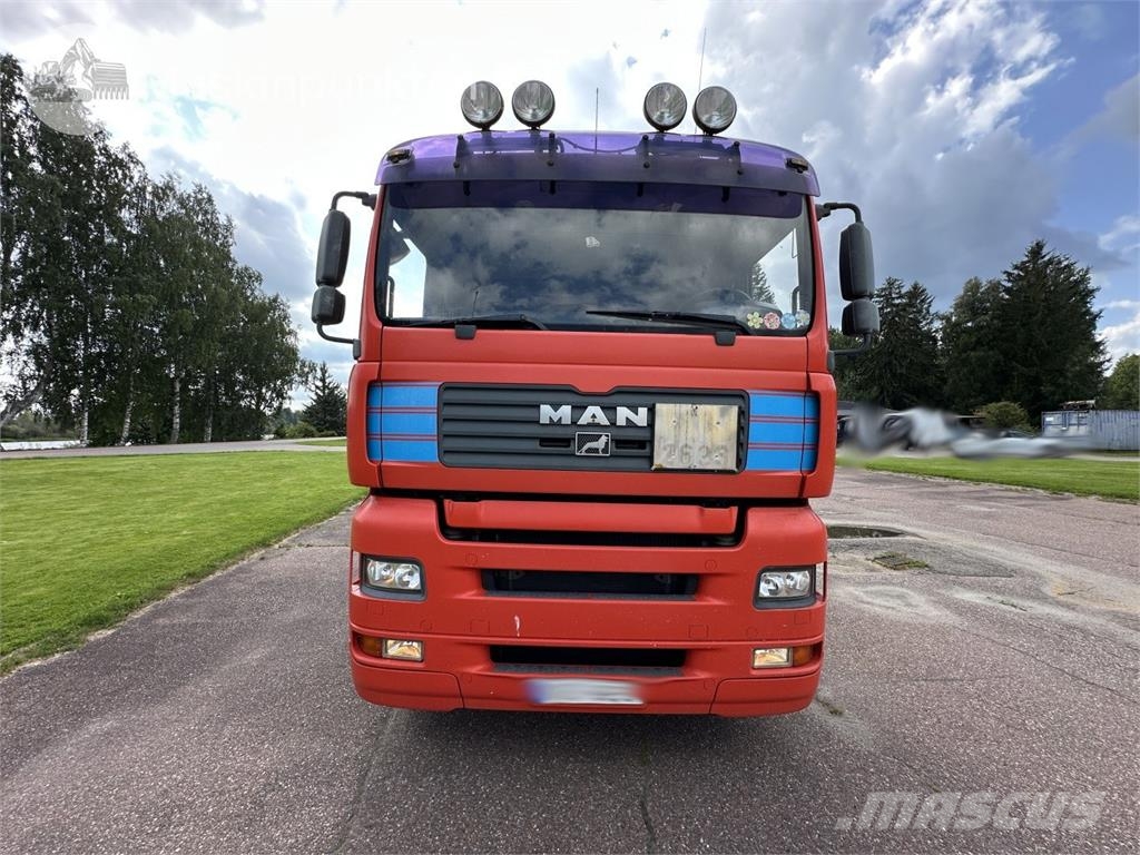 MAN 28.530 6X2-2 LL Chassis met cabine