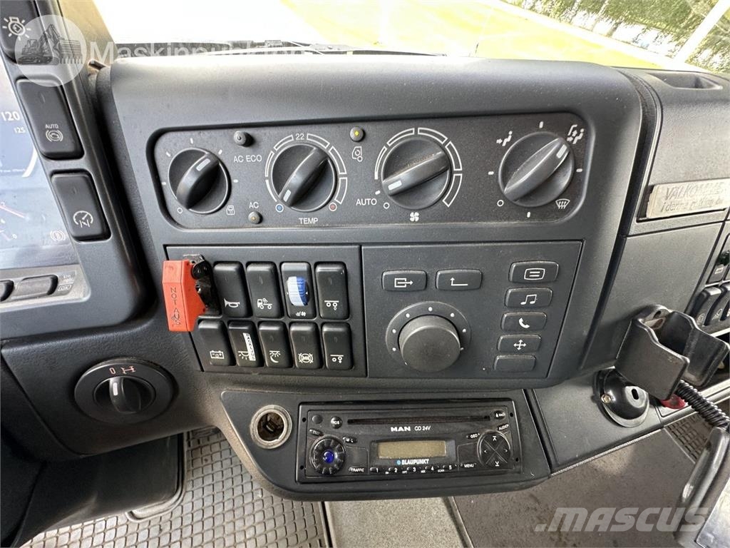 MAN 28.530 6X2-2 LL Chassis met cabine