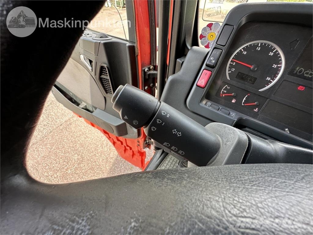 MAN 28.530 6X2-2 LL Chassis met cabine