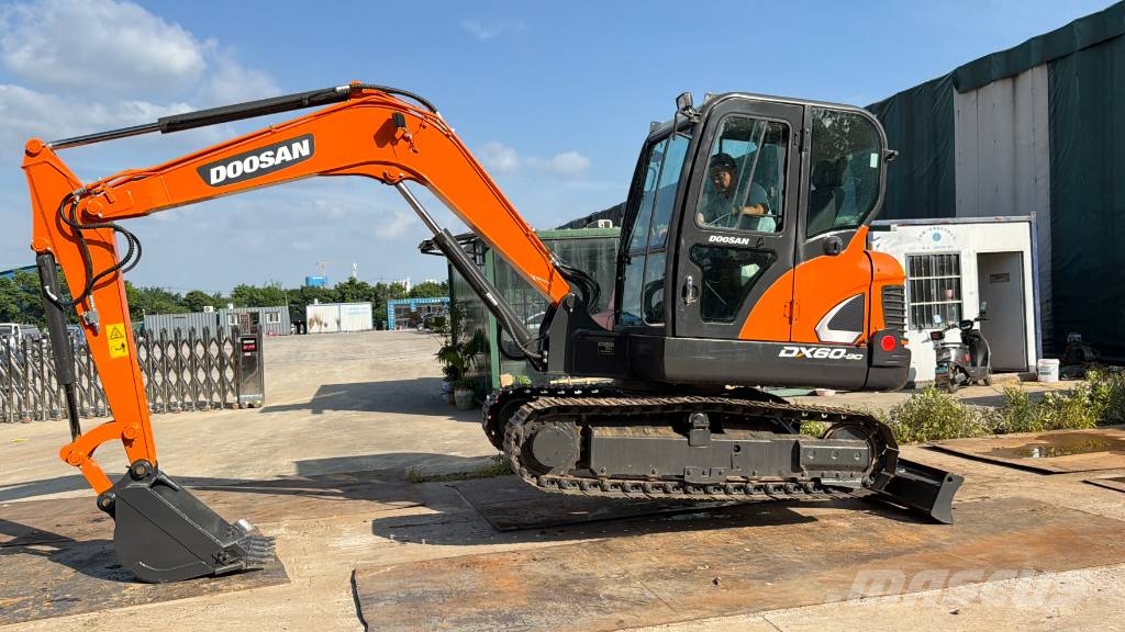 Doosan DX60 Гусеничні екскаватори