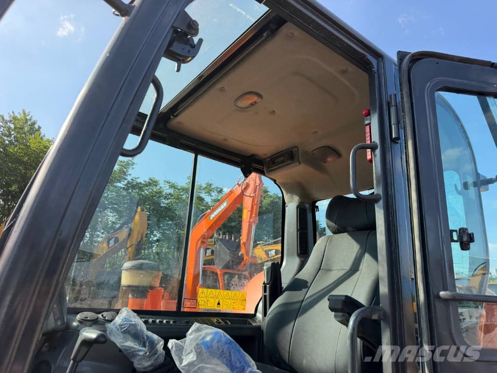 Doosan DX60 Гусеничні екскаватори