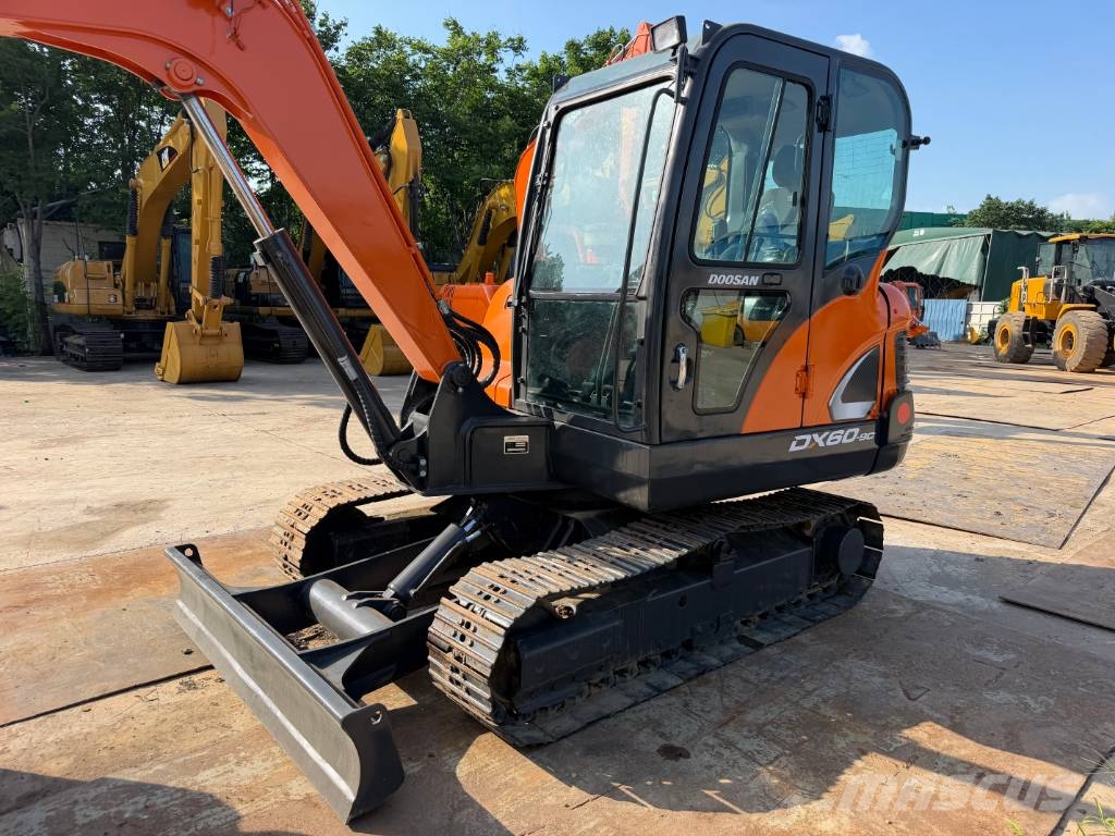 Doosan DX60 Гусеничні екскаватори