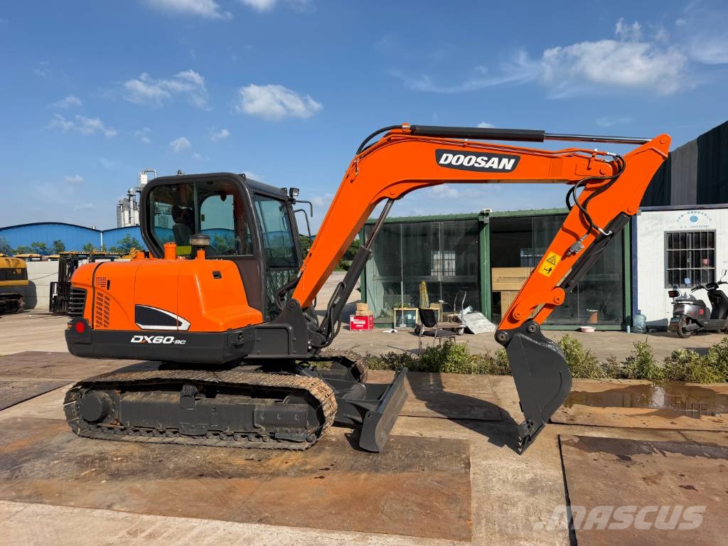 Doosan DX60 Гусеничні екскаватори