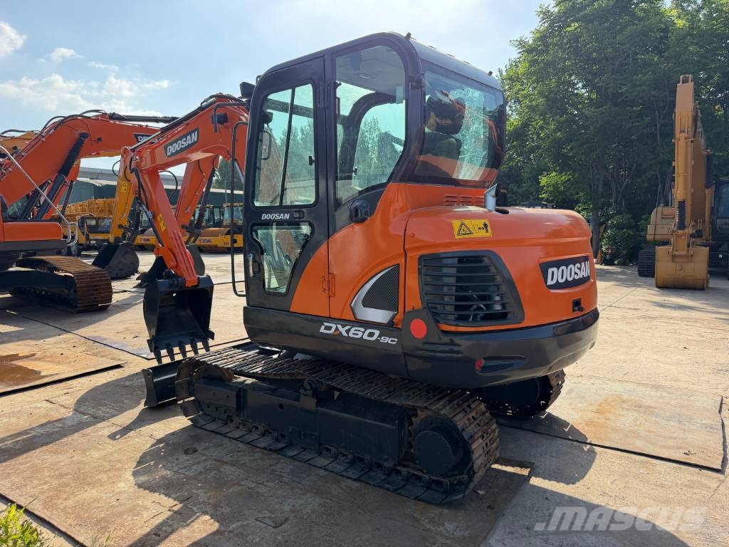 Doosan DX60 Гусеничні екскаватори