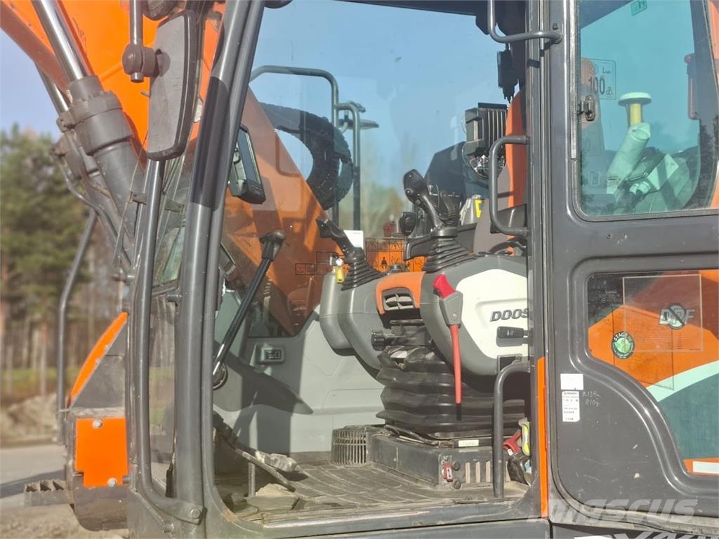 Doosan DX140LCR-5 Telakaivukoneet