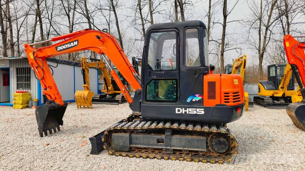 Doosan DH 55 حفارات صغيرة أقل من 7 طن (حفارات صغيرة)