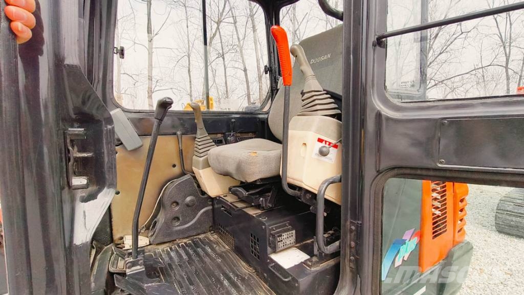 Doosan DH 55 حفارات صغيرة أقل من 7 طن (حفارات صغيرة)