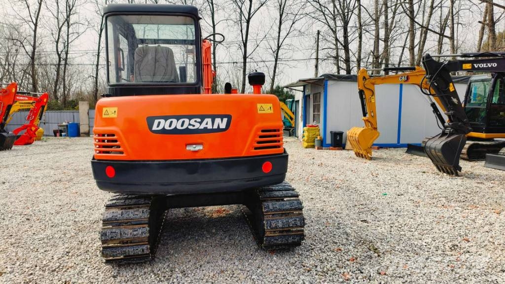 Doosan DH 55 حفارات صغيرة أقل من 7 طن (حفارات صغيرة)