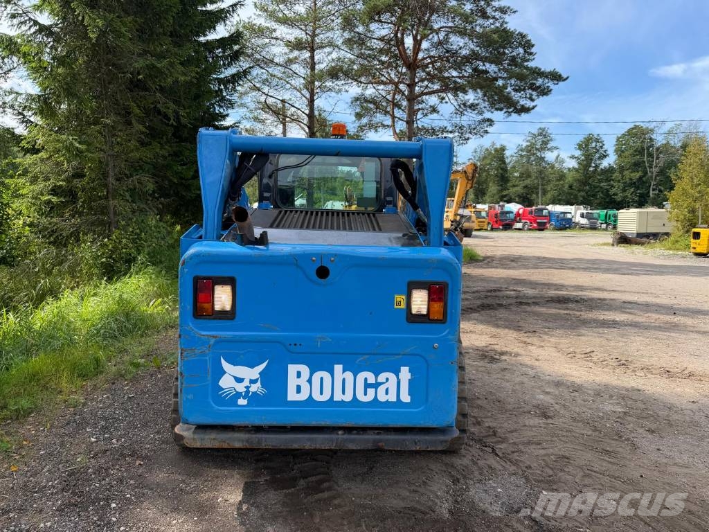 Bobcat T 590 لوادر انزلاقية التوجيه