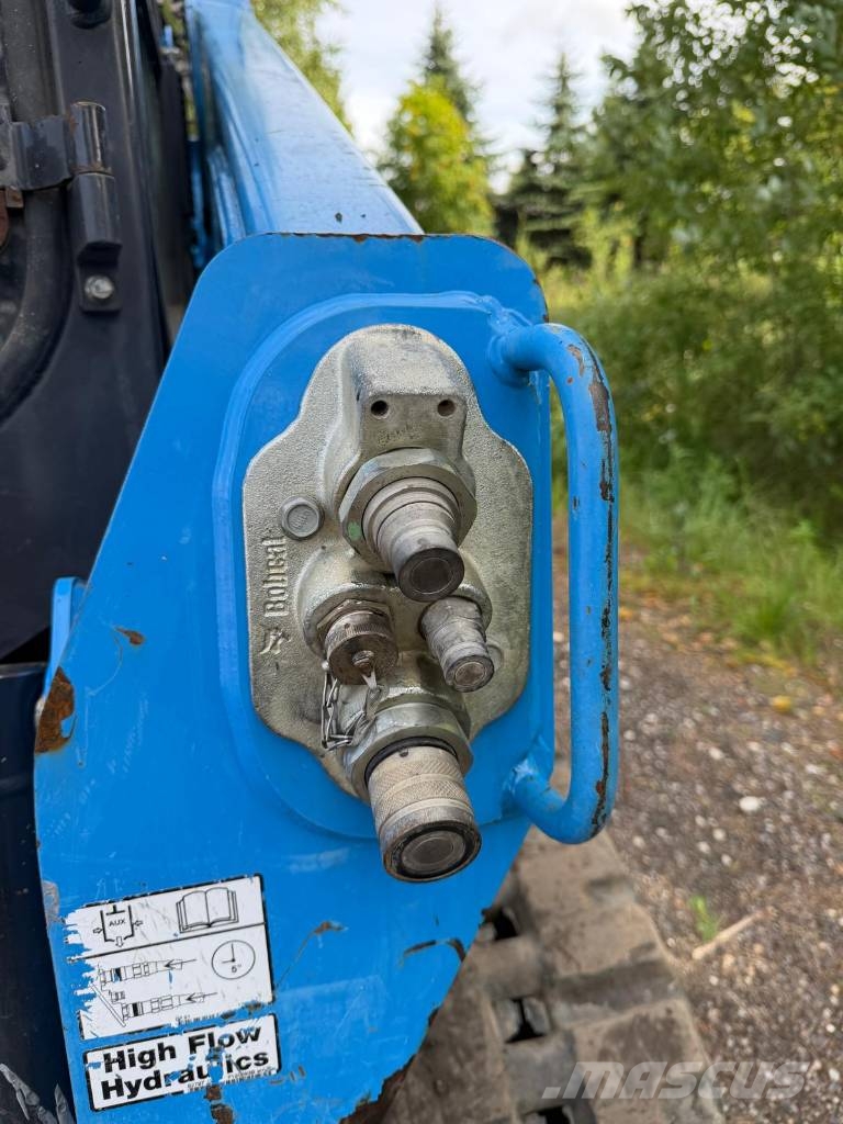 Bobcat T 590 لوادر انزلاقية التوجيه